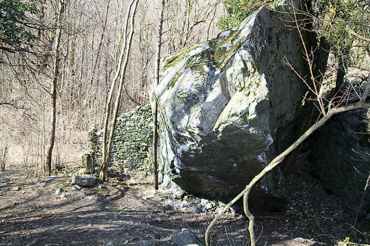 previs-vlevo Serment..., vpravo Cypher previs-vlevo Serment..., vpravo Cypher