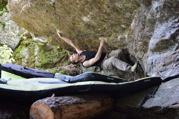 Plzeňský lezec ve Vilíkovi 7A+. plzen